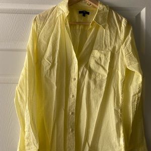 White/Yellow button down lightweight shirt - Gap